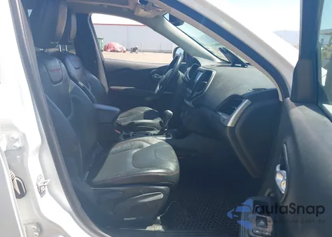 2014 Jeep Cherokee Trailhawk z USA, uszkodzony, nr VIN 1C4PJMBSXEW236807